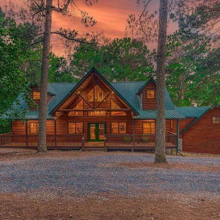The Eastwood Spacious Retreat With 4 King En-Suites - Hot Tub - Pet-Friendly - Cozy Fire Pit - Prime Location - Multi-Family Broken Bow Dış mekan fotoğraf