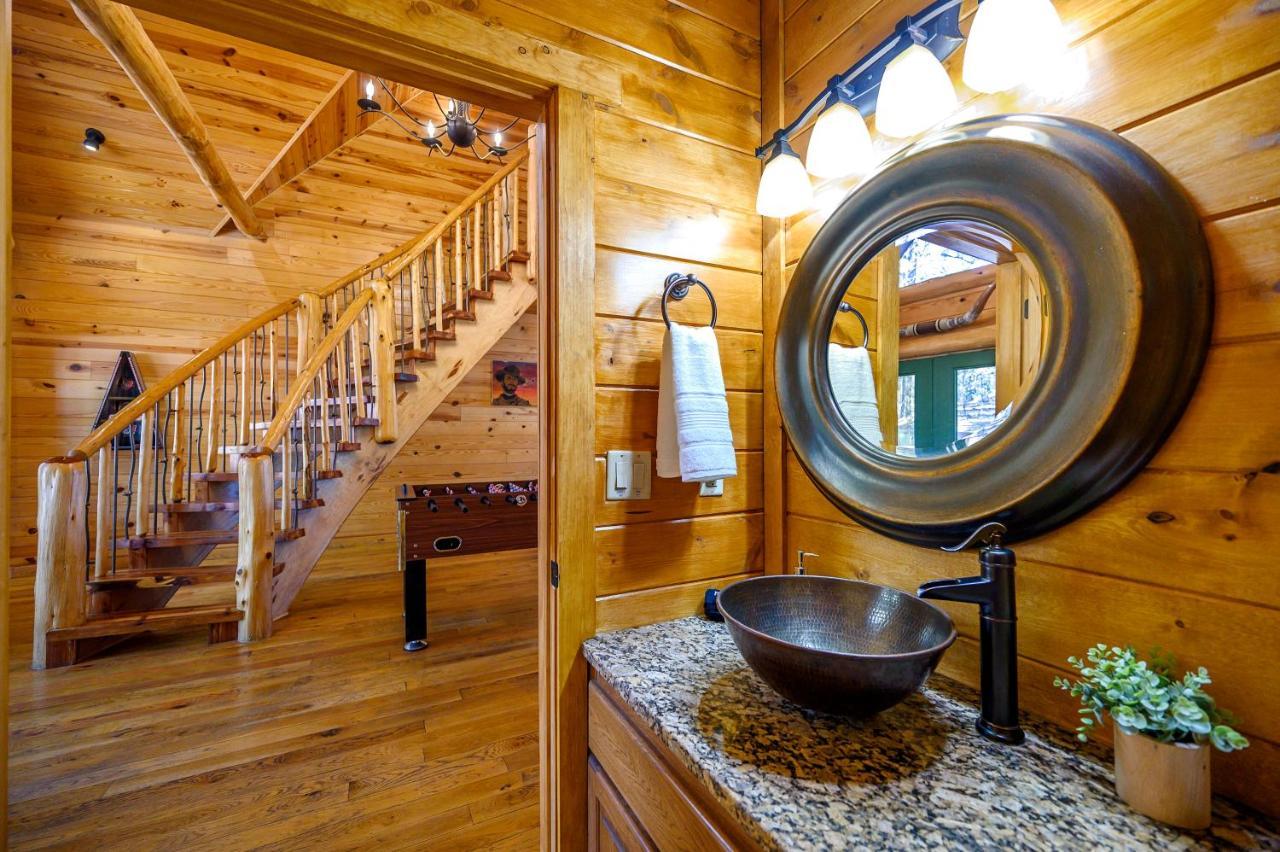 The Eastwood Spacious Retreat With 4 King En-Suites - Hot Tub - Pet-Friendly - Cozy Fire Pit - Prime Location - Multi-Family Broken Bow Dış mekan fotoğraf
