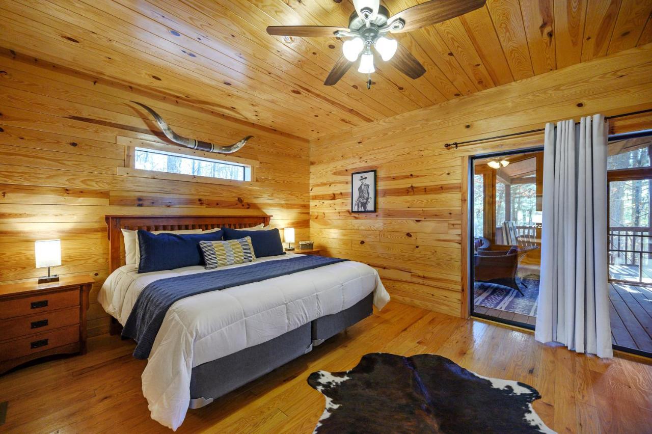 The Eastwood Spacious Retreat With 4 King En-Suites - Hot Tub - Pet-Friendly - Cozy Fire Pit - Prime Location - Multi-Family Broken Bow Dış mekan fotoğraf
