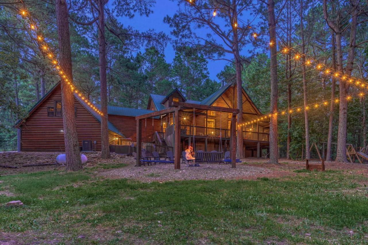The Eastwood Spacious Retreat With 4 King En-Suites - Hot Tub - Pet-Friendly - Cozy Fire Pit - Prime Location - Multi-Family Broken Bow Dış mekan fotoğraf