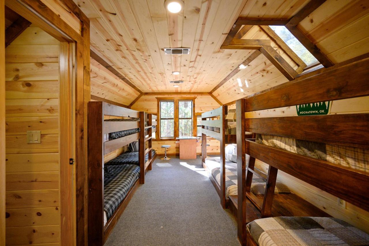 The Eastwood Spacious Retreat With 4 King En-Suites - Hot Tub - Pet-Friendly - Cozy Fire Pit - Prime Location - Multi-Family Broken Bow Dış mekan fotoğraf