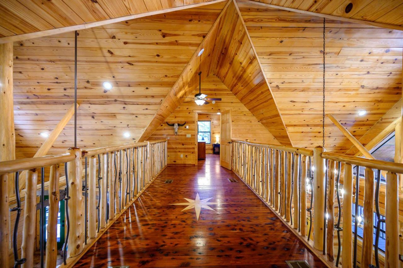 The Eastwood Spacious Retreat With 4 King En-Suites - Hot Tub - Pet-Friendly - Cozy Fire Pit - Prime Location - Multi-Family Broken Bow Dış mekan fotoğraf