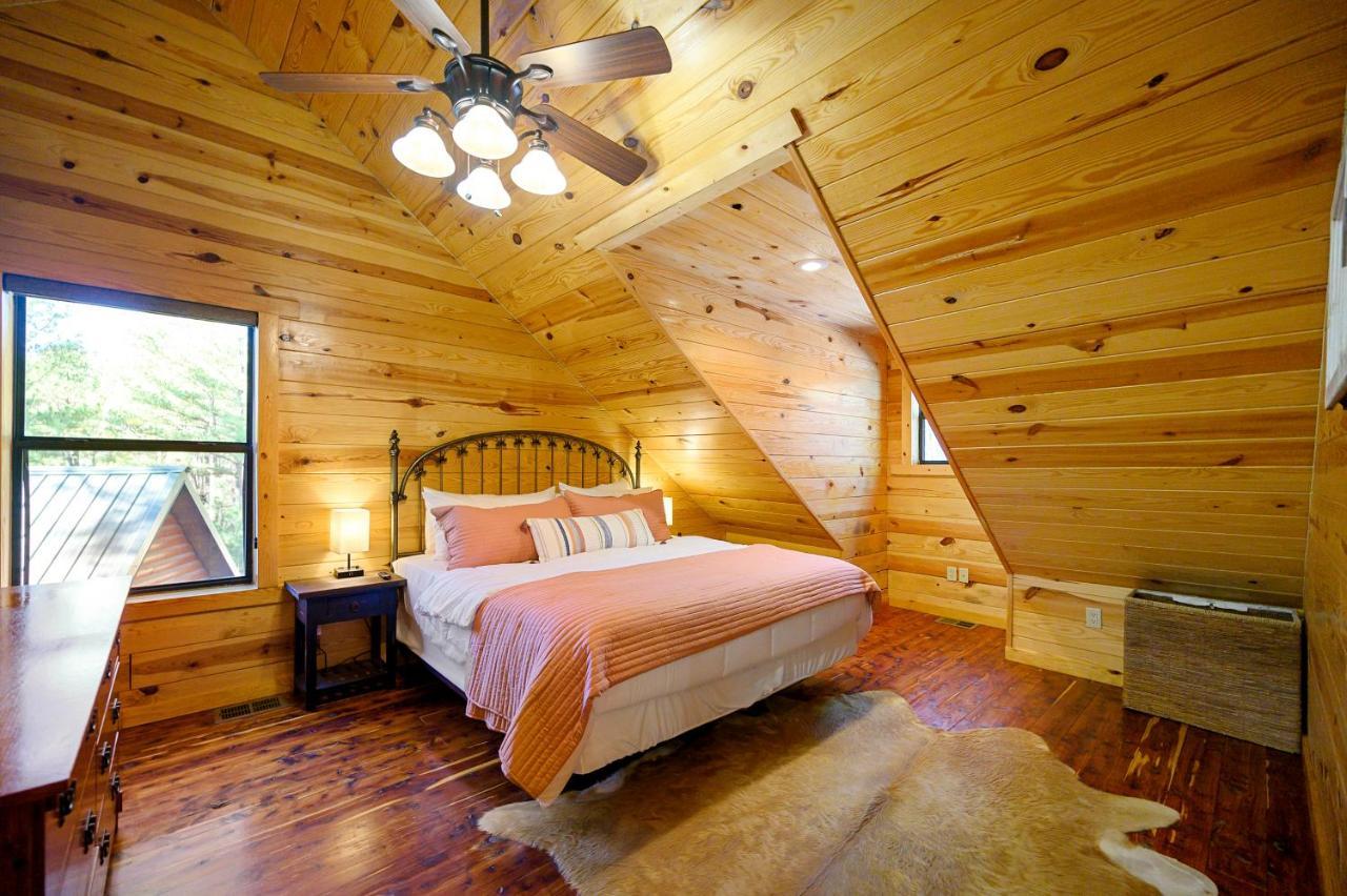 The Eastwood Spacious Retreat With 4 King En-Suites - Hot Tub - Pet-Friendly - Cozy Fire Pit - Prime Location - Multi-Family Broken Bow Dış mekan fotoğraf