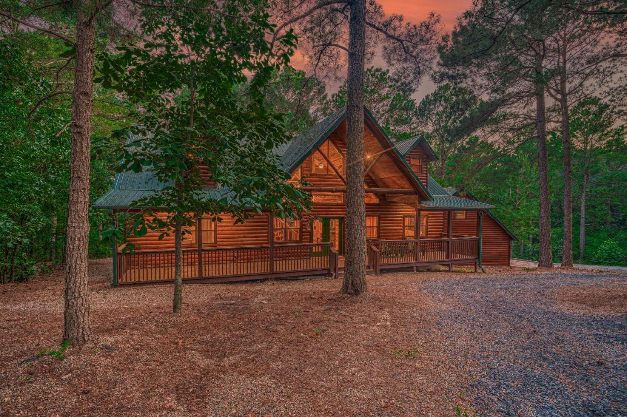The Eastwood Spacious Retreat With 4 King En-Suites - Hot Tub - Pet-Friendly - Cozy Fire Pit - Prime Location - Multi-Family Broken Bow Dış mekan fotoğraf