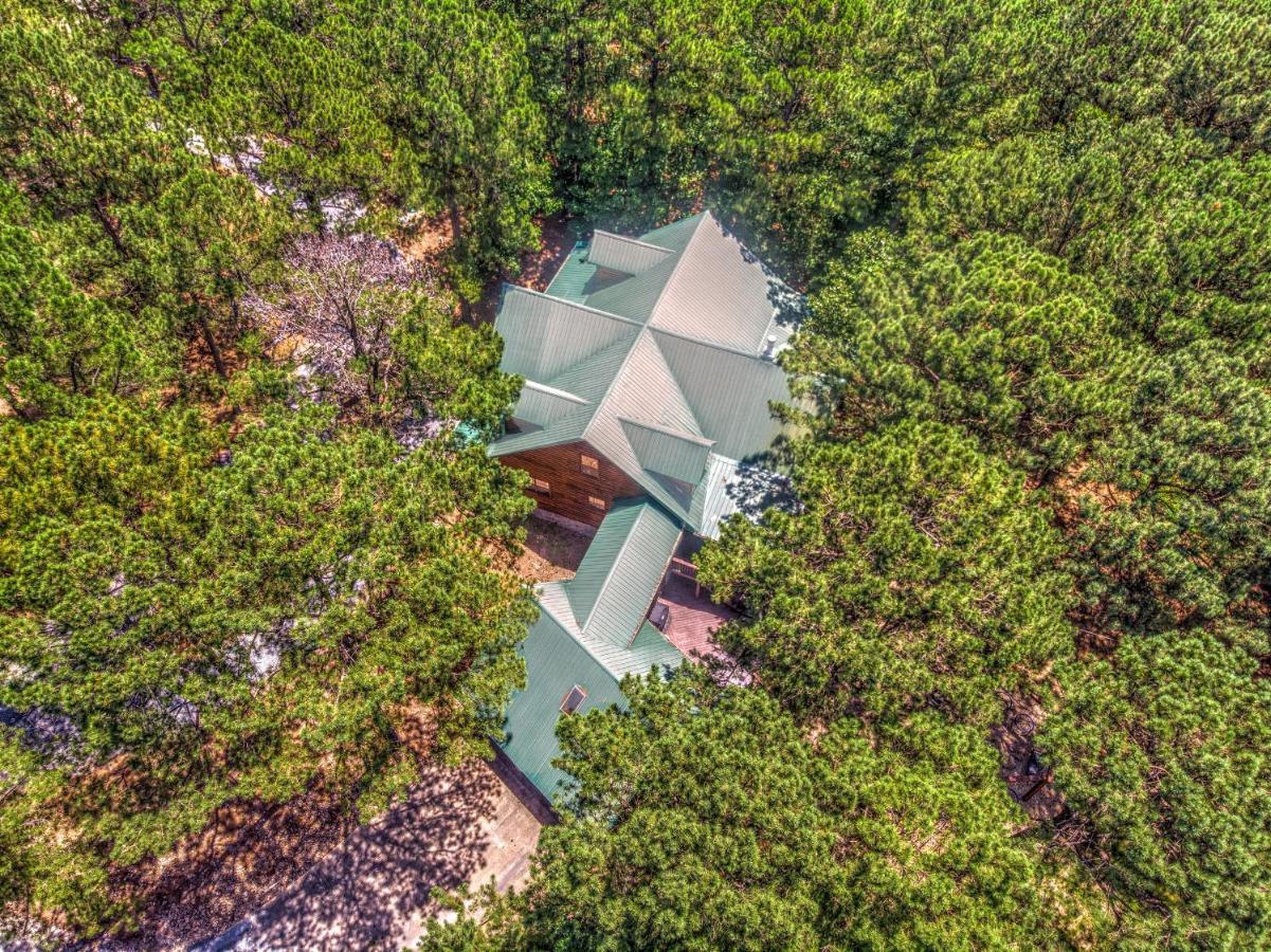 The Eastwood Spacious Retreat With 4 King En-Suites - Hot Tub - Pet-Friendly - Cozy Fire Pit - Prime Location - Multi-Family Broken Bow Dış mekan fotoğraf
