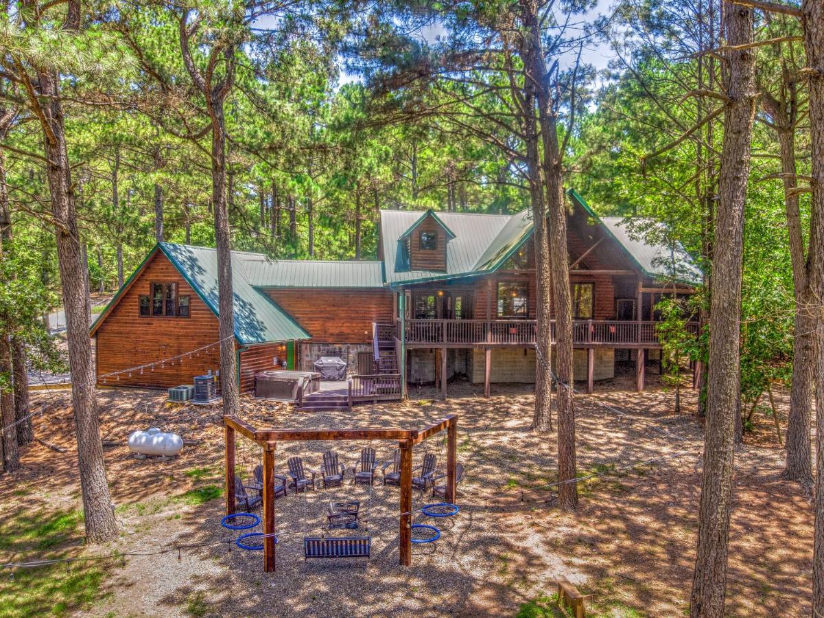 The Eastwood Spacious Retreat With 4 King En-Suites - Hot Tub - Pet-Friendly - Cozy Fire Pit - Prime Location - Multi-Family Broken Bow Dış mekan fotoğraf