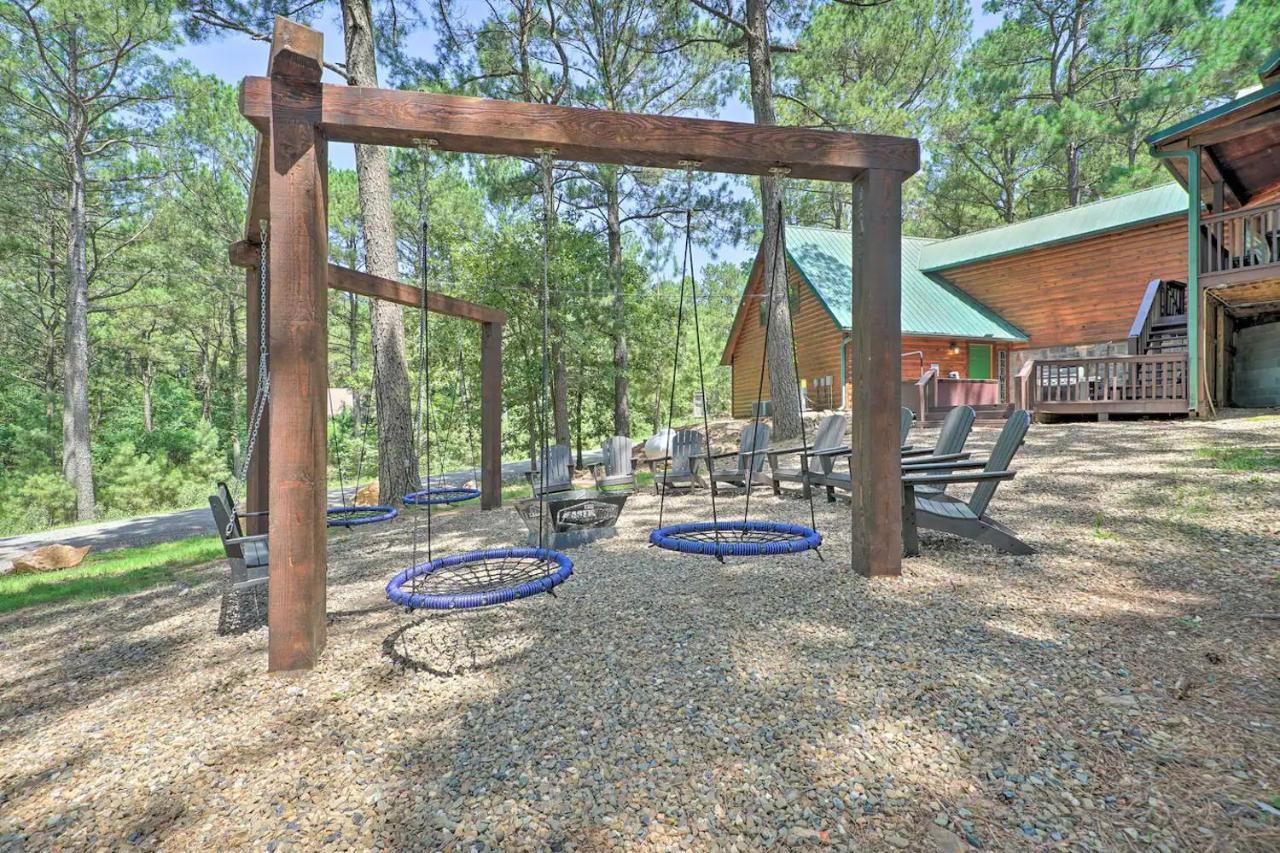 The Eastwood Spacious Retreat With 4 King En-Suites - Hot Tub - Pet-Friendly - Cozy Fire Pit - Prime Location - Multi-Family Broken Bow Dış mekan fotoğraf