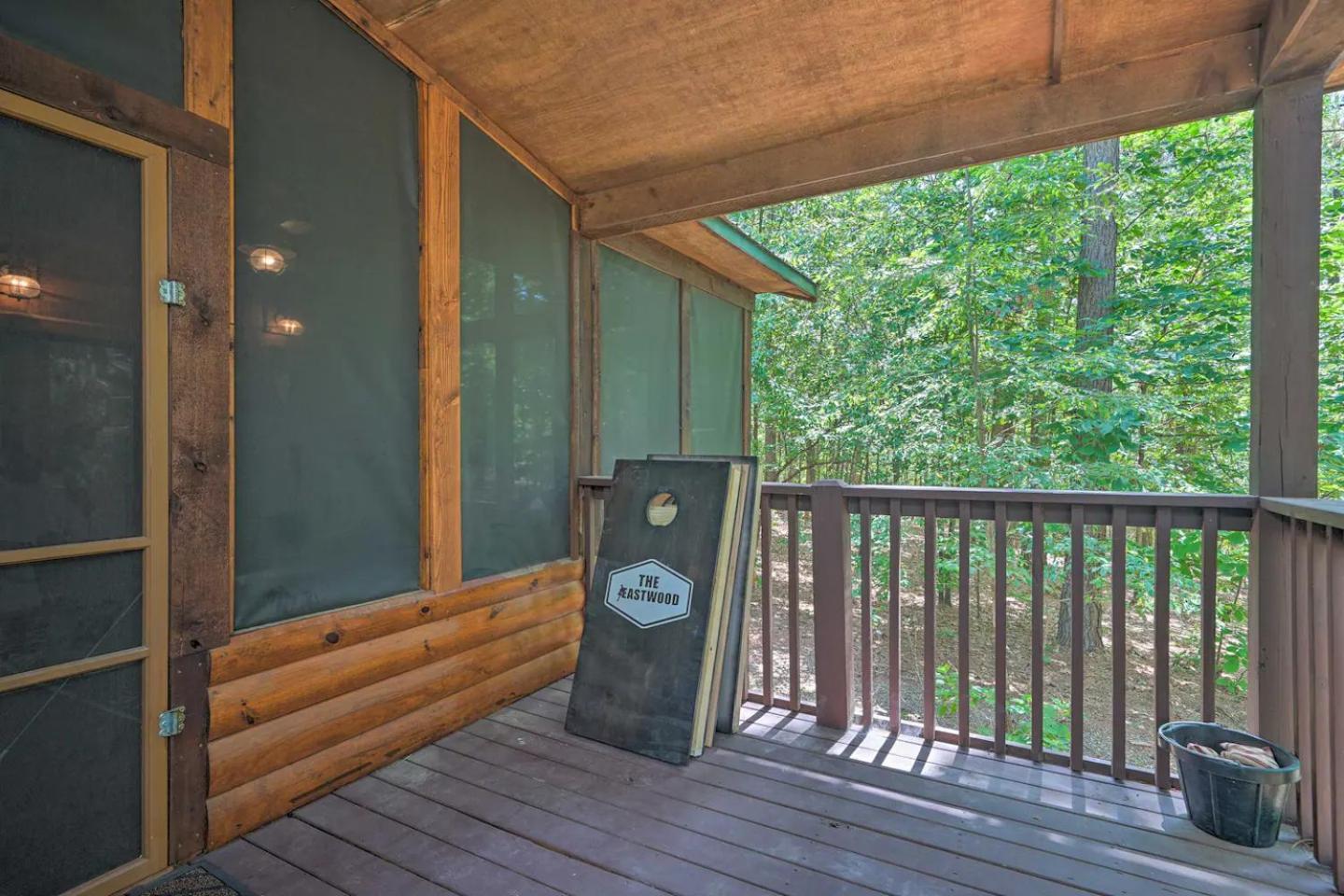 The Eastwood Spacious Retreat With 4 King En-Suites - Hot Tub - Pet-Friendly - Cozy Fire Pit - Prime Location - Multi-Family Broken Bow Dış mekan fotoğraf