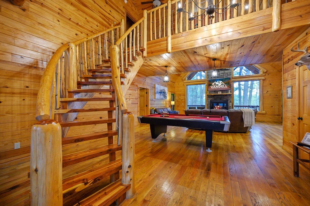 The Eastwood Spacious Retreat With 4 King En-Suites - Hot Tub - Pet-Friendly - Cozy Fire Pit - Prime Location - Multi-Family Broken Bow Dış mekan fotoğraf